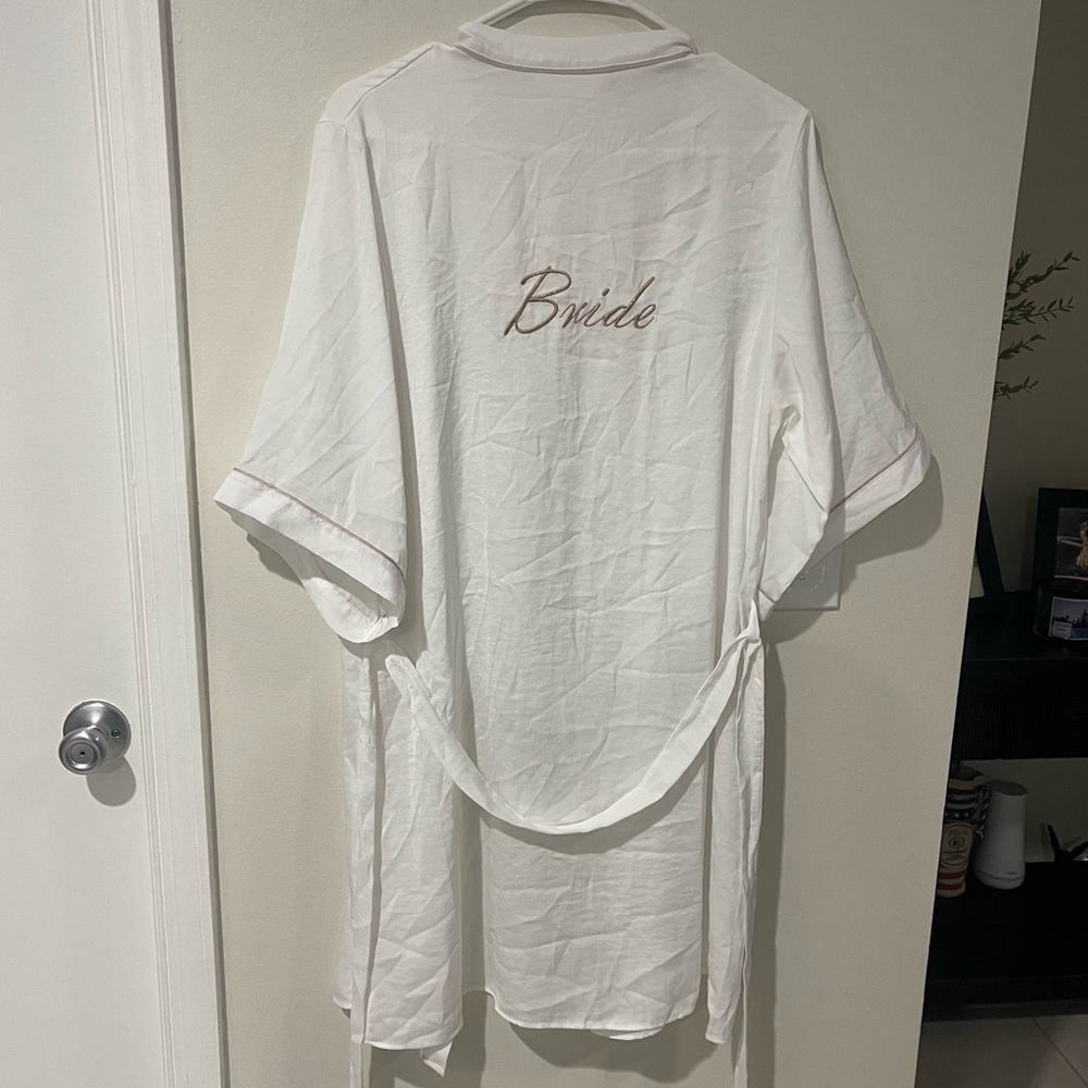 NWOT Satin Bride Robe - Picture 2 of 4